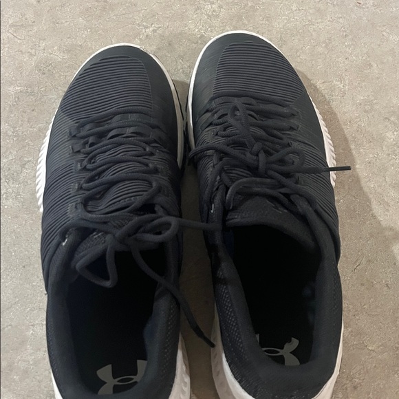 Under Amour Black and White Athletic Sneakers. Like new - Picture 4 of 5